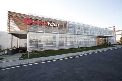 Mecaplast opens plastic parts factory in Romania for new Duster model