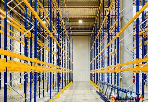 Warehouses to let in 1700 m2 depozitare disponibili acum